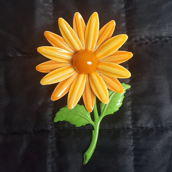 Large Vintage Metal and Enamel Flower Brooch - Picture 1 of 5